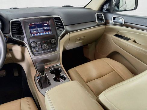 Used 2018 Jeep Grand Cherokee Limited AWD/4WD image 28