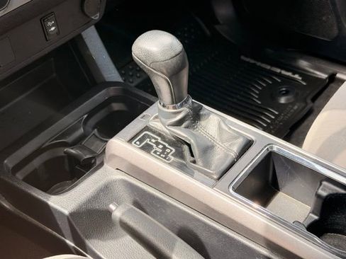 Used 2018 Toyota Tacoma SR5 RWD image 25