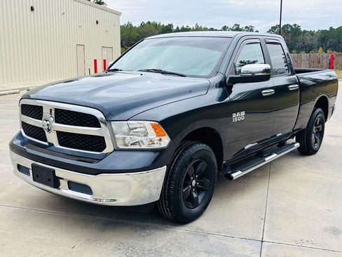 Used 2017 RAM 1500 Classic SLT image 1