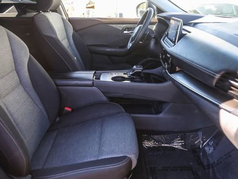 Used 2022 Nissan Rogue SV image 18