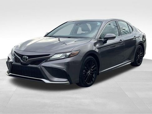 Used 2024 Toyota Camry XSE image 3