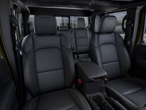 New 2025 Jeep Gladiator Sport w/ Premium Package image 18