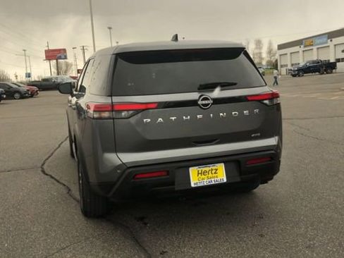 Used 2024 Nissan Pathfinder S image 7