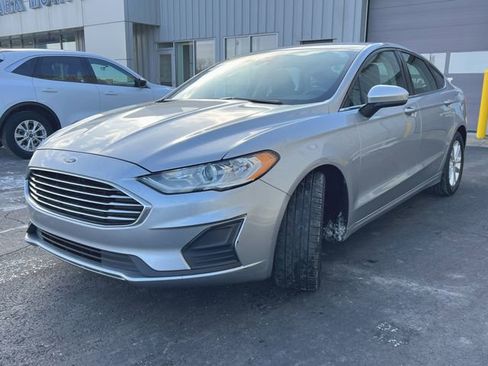 Used 2020 Ford Fusion SE image 4