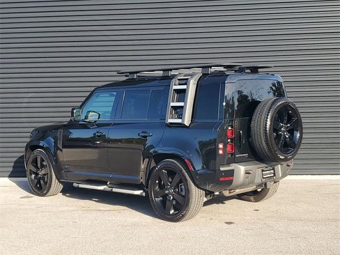 Used 2021 Land Rover Defender 110 X-Dynamic HSE image 3