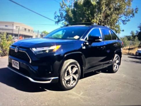 Used 2023 Toyota RAV4 SE w/ Weather & Moonroof Package AWD/4WD image 1