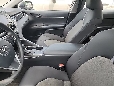 Used 2021 Toyota Camry LE FWD image 10