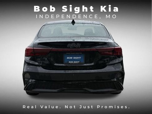 Certified 2024 Kia Forte LXS FWD image 8