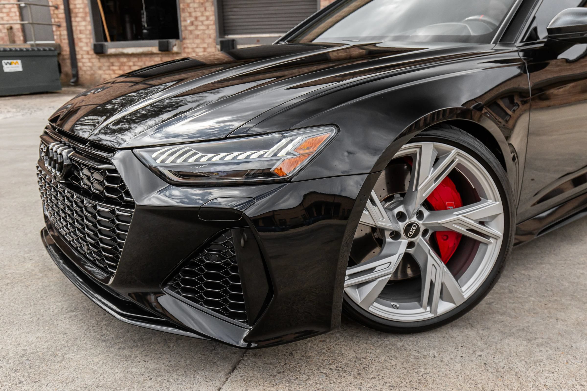 Used 2021 Audi RS 6 w/ Executive Package AWD/4WD image 3