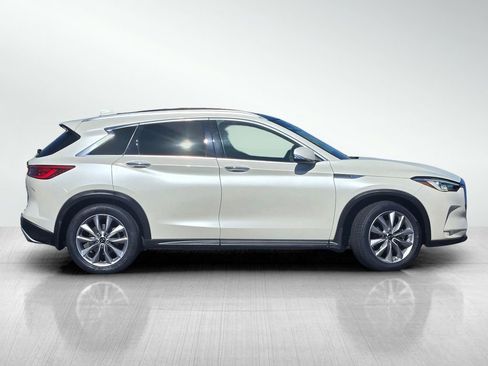 Used 2020 INFINITI QX50 Luxe w/ Navigation Package AWD/4WD image 3