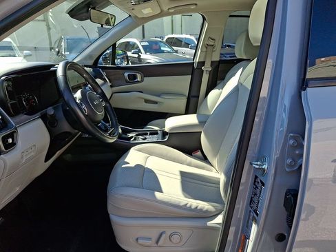 Used 2023 Kia Sorento S w/ Panoramic Sunroof Package AWD/4WD image 15