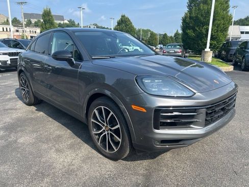 Used 2024 Porsche Cayenne Coupe AWD/4WD image 4