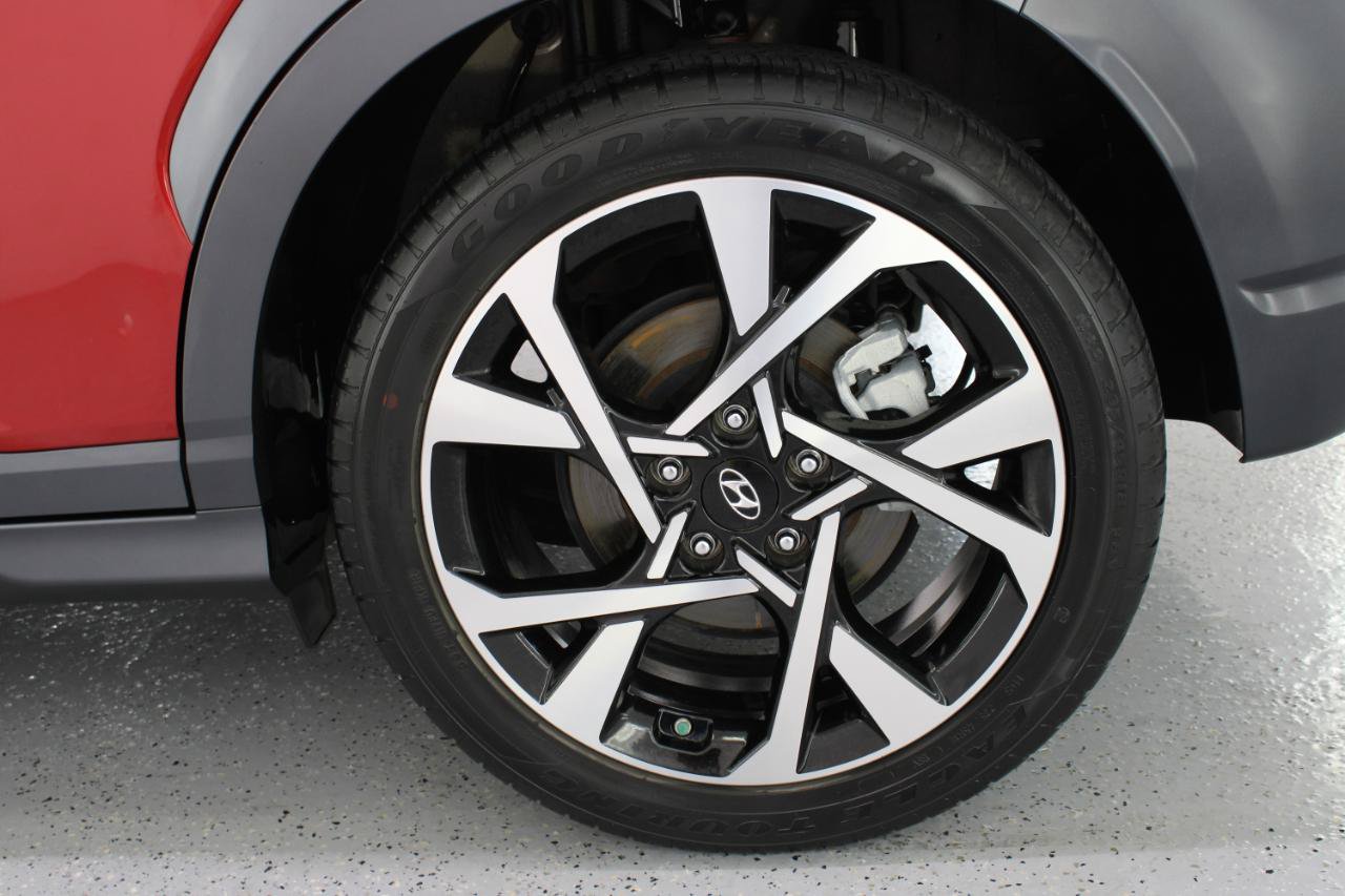 Used 2023 Hyundai Kona Limited AWD/4WD image 79