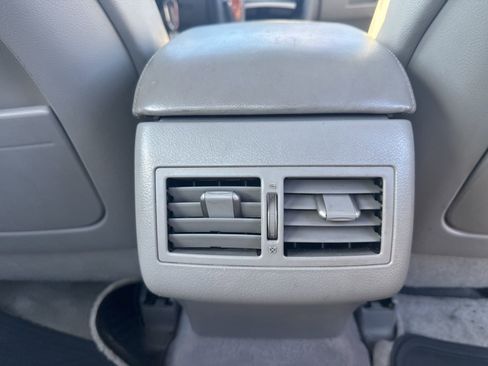 Used 2010 Toyota Camry XLE image 24