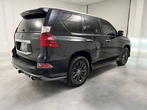 Used 2022 Lexus GX 460 Premium w/ Accessory Package AWD/4WD image 9