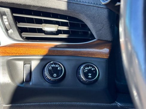 Used 2020 Cadillac Escalade ESV Luxury image 28