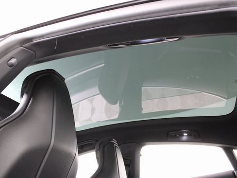 Used 2023 Porsche Taycan 4S image 18