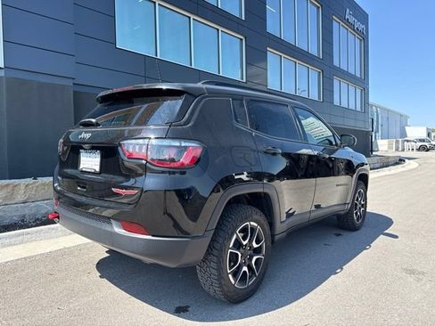 Used 2024 Jeep Compass Trailhawk w/ Sun and Sound Group AWD/4WD image 3