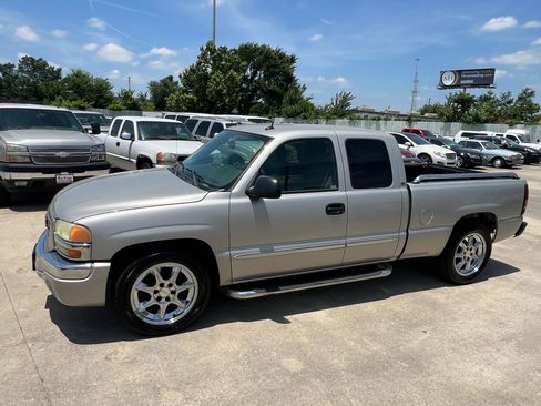 Used 2004 GMC Sierra 1500 SLE w/ Safe And Sound Package RWD image 28