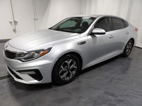 Used 2020 Kia Optima LX image 4
