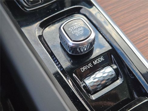 Used 2019 Volvo XC60 T8 Inscription AWD/4WD image 35