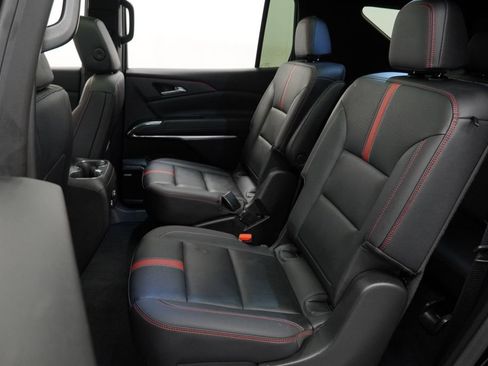 Used 2024 Chevrolet Traverse RS AWD/4WD image 13