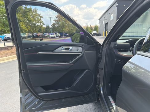Used 2025 Ford Explorer ST-Line RWD image 23