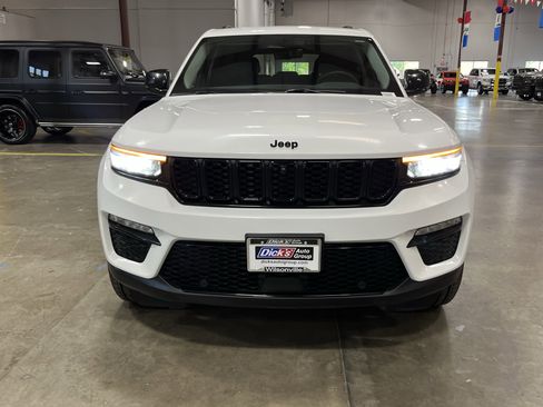 Used 2023 Jeep Grand Cherokee Limited w/ Luxury Tech Group II AWD/4WD image 8