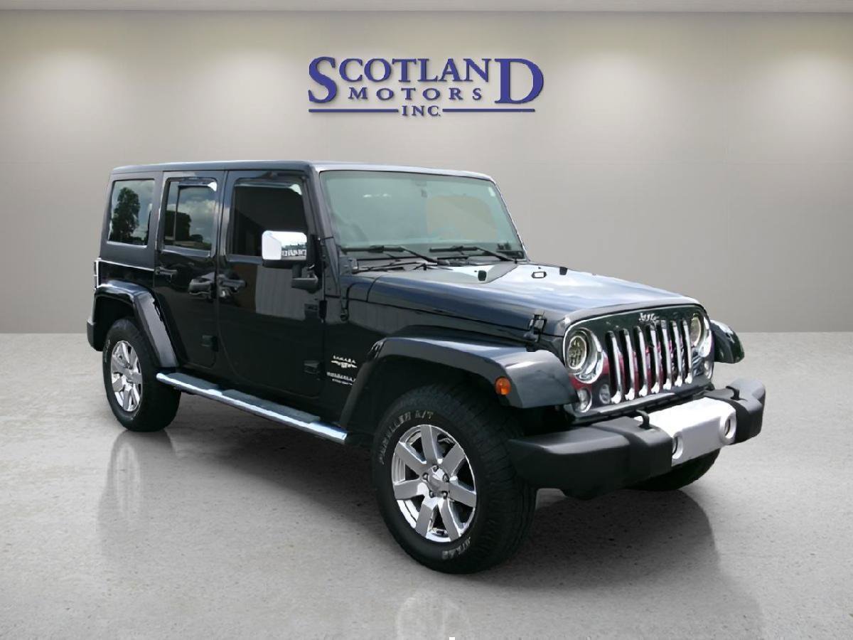 Used 2015 Jeep Wrangler Unlimited Sahara w/ Dual Top Group AWD/4WD image 4
