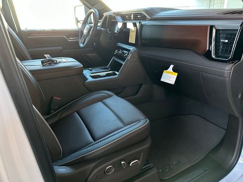 New 2026 GMC Sierra 2500 Denali w/ Denali Reserve Package image 15