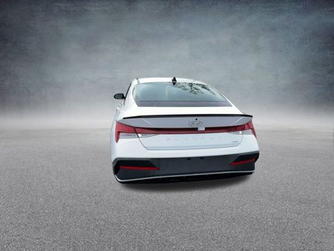 New 2025 Hyundai Elantra SEL image 18