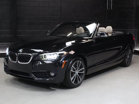 Used 2018 BMW 230i Convertible RWD image 6