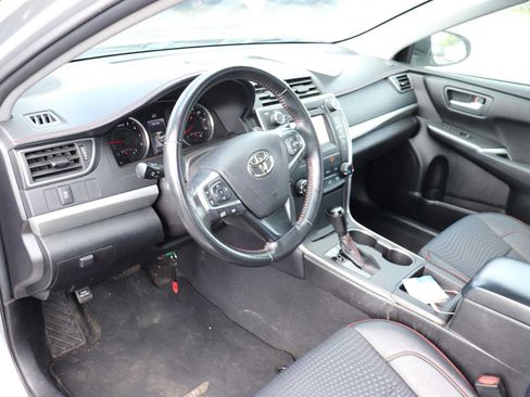 Used 2015 Toyota Camry SE FWD image 10