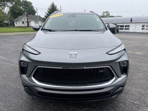 Used 2024 Buick Encore GX Sport Touring image 2