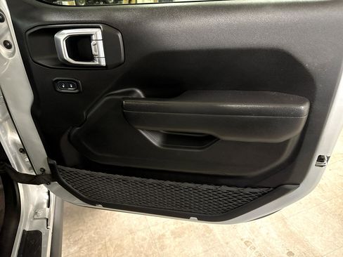 Used 2022 Jeep Gladiator Sport image 44