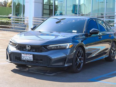Used 2025 Honda Civic Sport image 3