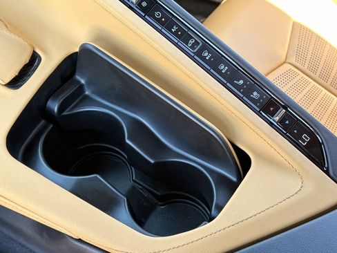 Used 2021 Chevrolet Corvette Stingray Preferred Conv w/ Z51 Performance Package RWD image 23
