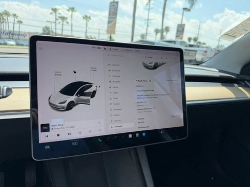 Used 2022 Tesla Model 3 RWD image 16