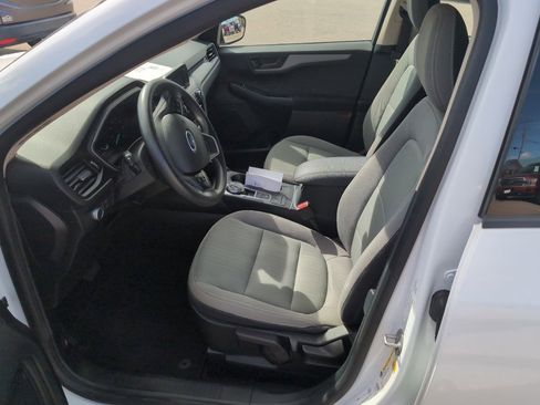 Used 2020 Ford Escape S image 10