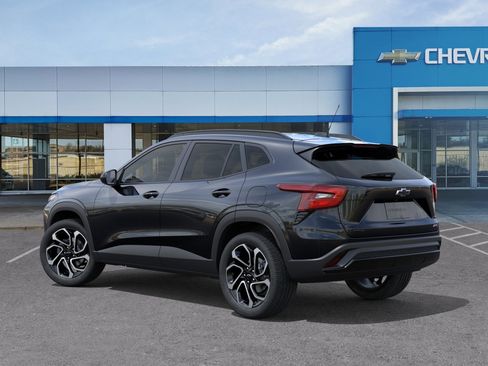 New 2026 Chevrolet Trax RS w/ Driver Confidence Package FWD image 3