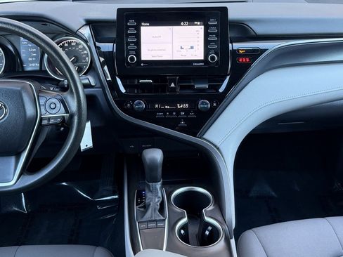 Used 2022 Toyota Camry LE image 28