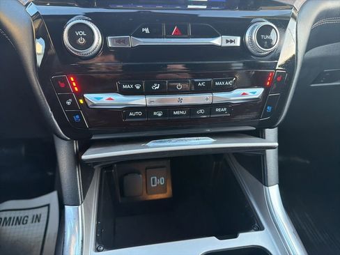 Certified 2023 Ford Explorer Platinum w/ Technology Package image 24