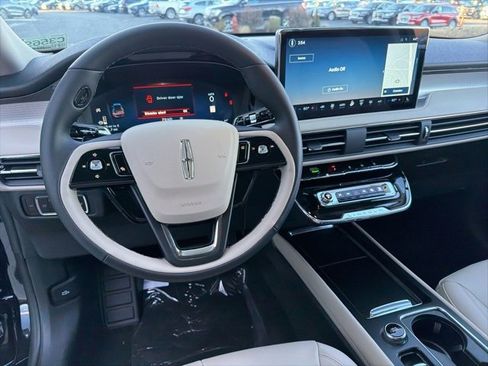 New 2026 Lincoln Corsair Premiere image 9