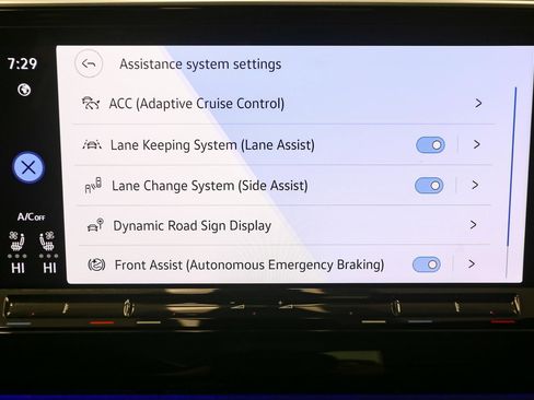 Used 2024 Volkswagen Atlas Cross Sport SEL R-Line image 34