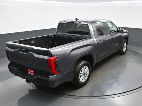 Used 2022 Toyota Tundra SR5 w/ SR5 Premium Package AWD/4WD image 40