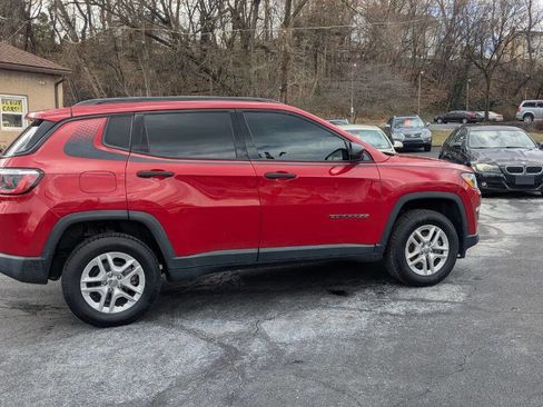 Used 2018 Jeep Compass Sport w/ Mopar Graphics Package AWD/4WD image 7
