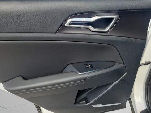 New 2026 Kia Sportage EX FWD image 5