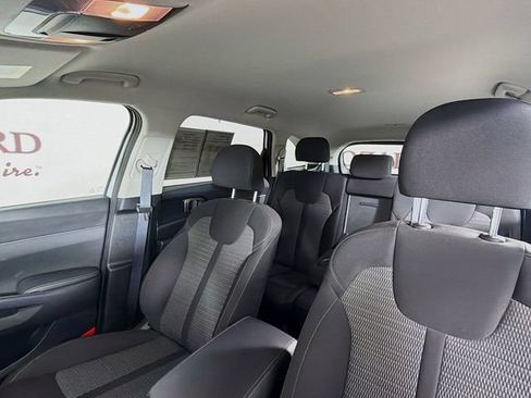 Used 2022 Kia Sorento LX FWD image 24