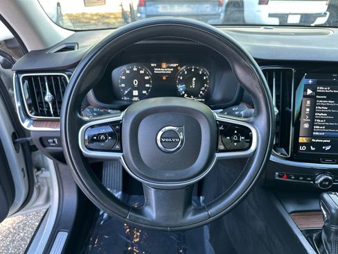 Used 2019 Volvo S60 T5 Momentum w/ Multimedia Package FWD image 24
