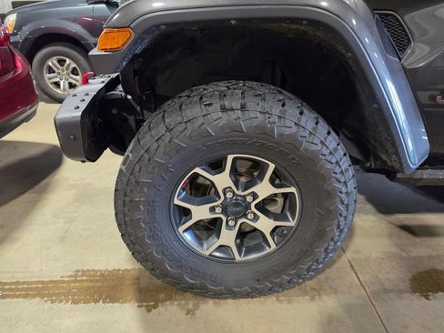 Used 2020 Jeep Wrangler Unlimited Rubicon AWD/4WD image 3